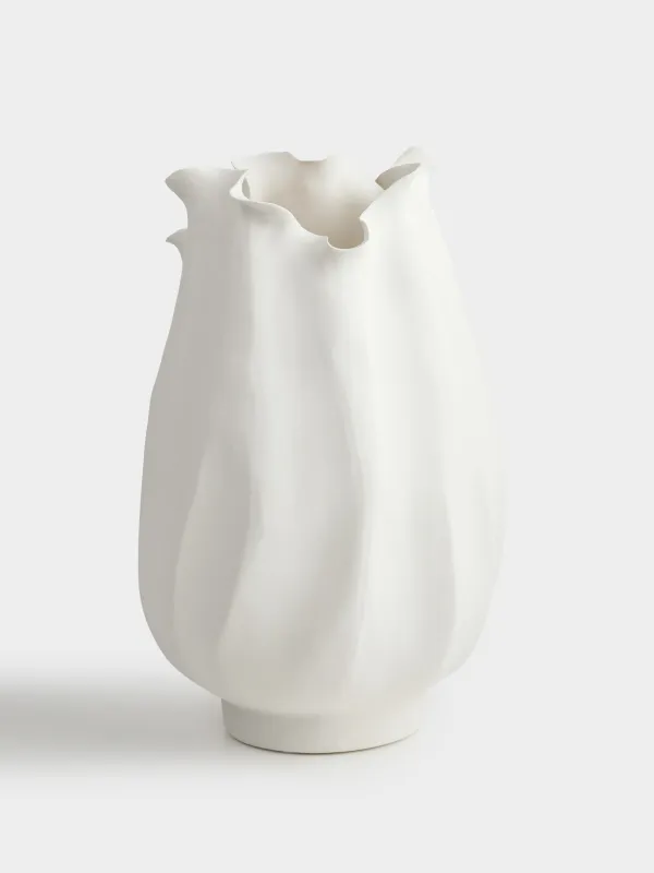Flower vase, 34 cm, ceramic, milky, Bends, Crumple, image-0