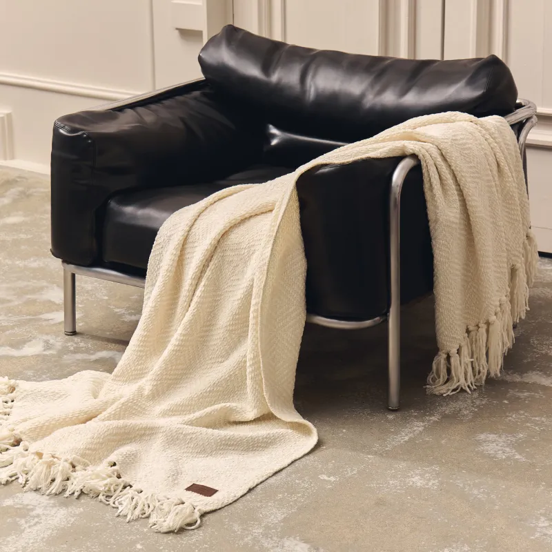 Blanket, 130x170 cm, with fringe, Chenille, milky, Chenill